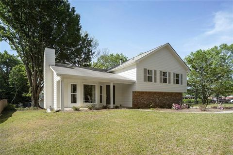 Photo of 11 Parkmont Drive, Roswell, GA 30076 (MLS # 7752371)