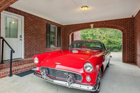 A home in Dahlonega