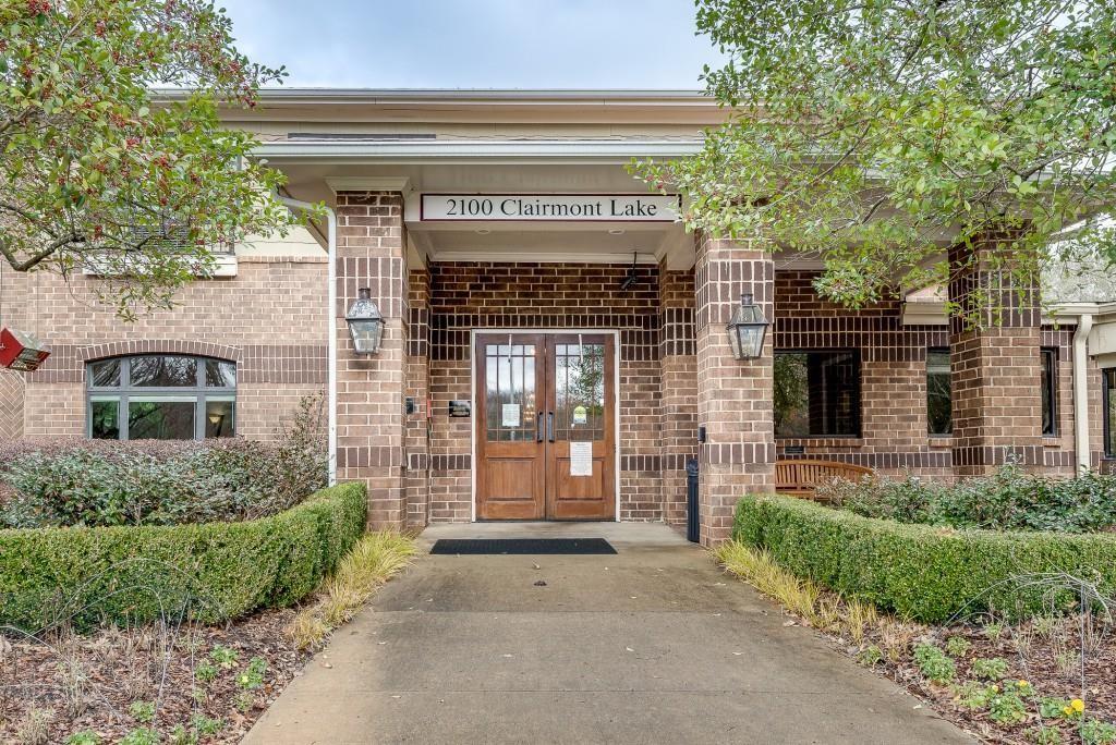 1800 Clairmont Lake A623