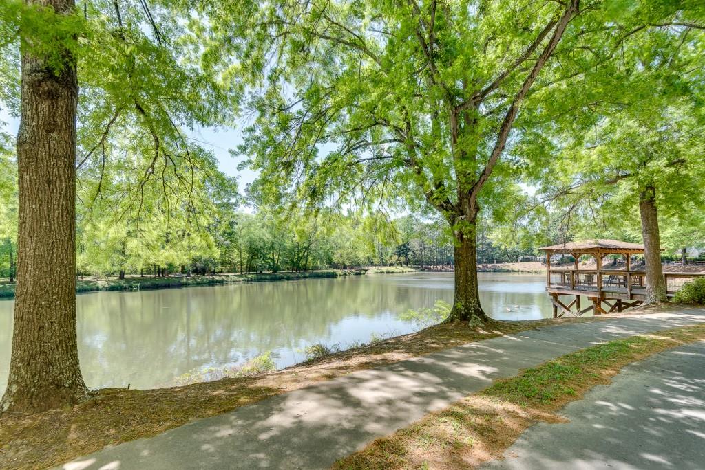 1800 Clairmont Lake A623