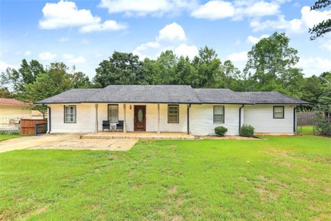 Homes For Sale - 307 Elizabeth Lane<br/> Griffin, GA 30223
