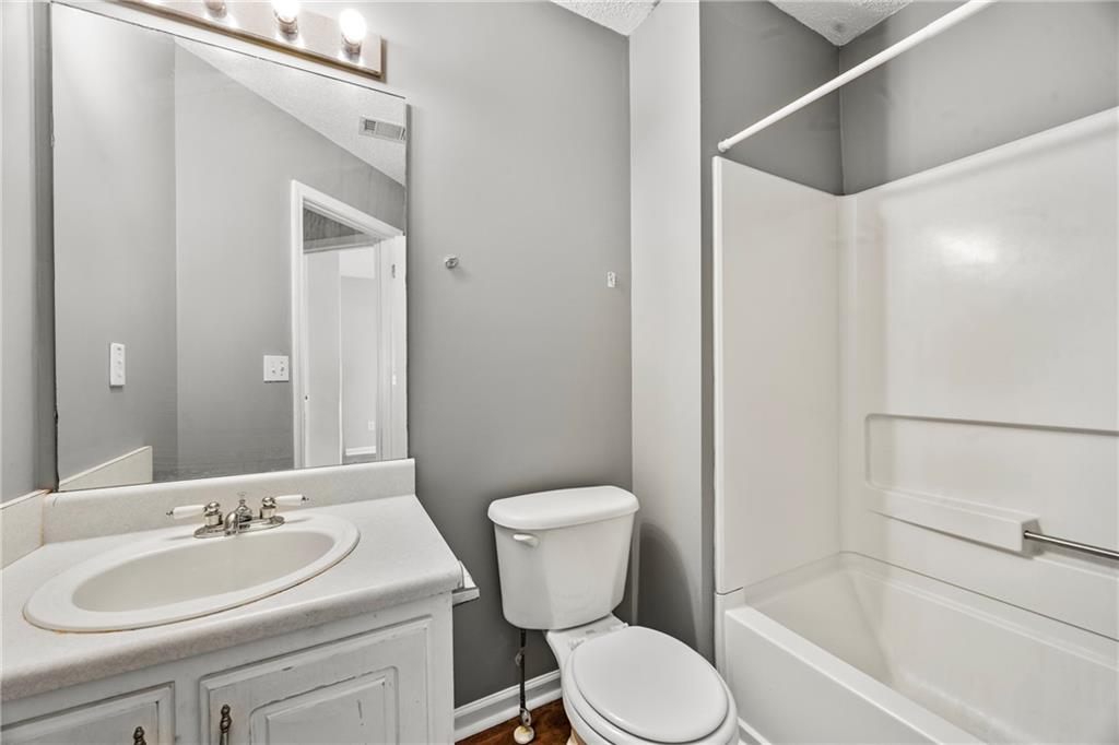 9511 Rollinghills Drive, Jonesboro, Georgia image 6