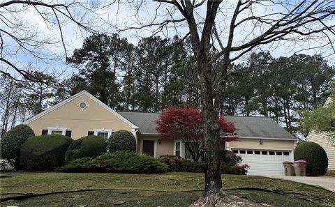 Homes For Sale - 11120 Abbotts Station Drive<br/> Johns Creek, GA 30097