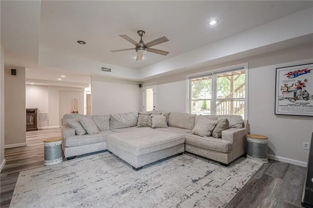 Canton, Georgia 30114, United States, 6 Bedrooms Bedrooms, ,5 BathroomsBathrooms,Residential,Active,146367