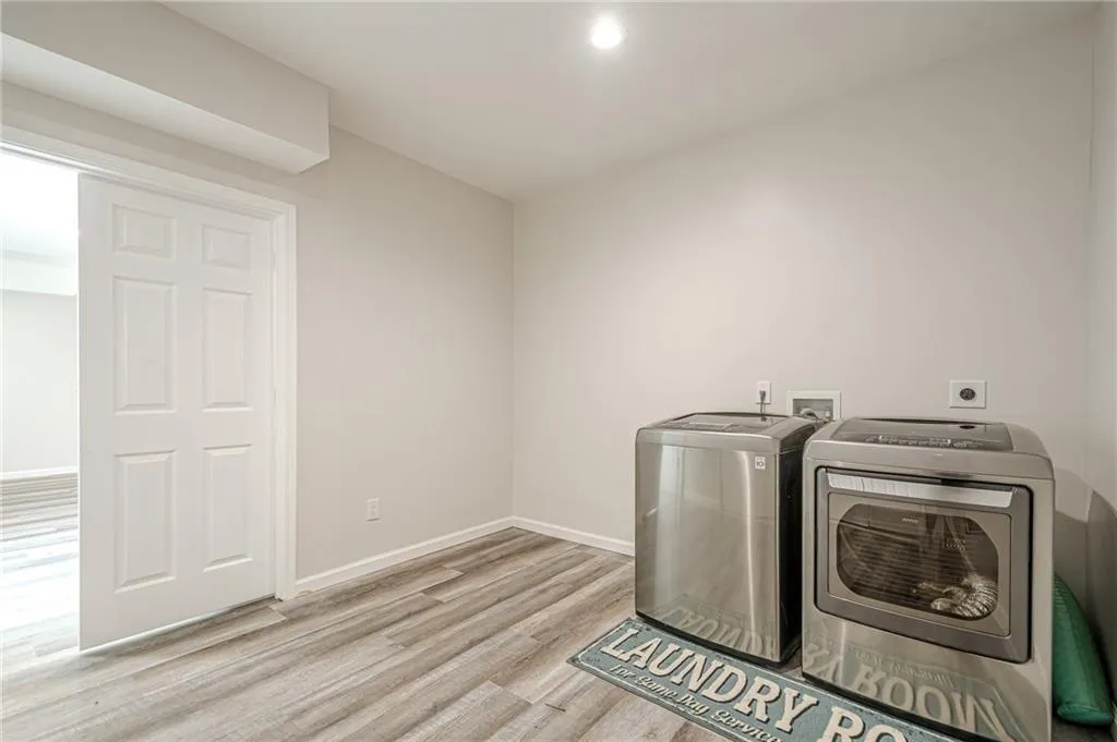 Canton, Georgia 30114, United States, 6 Bedrooms Bedrooms, ,5 BathroomsBathrooms,Residential,Active,146367