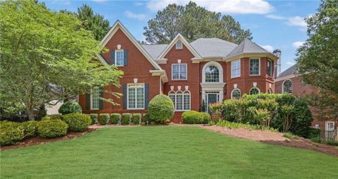 Homes For Sale - 725 Rose Creek Circle<br/> Duluth, GA 30097