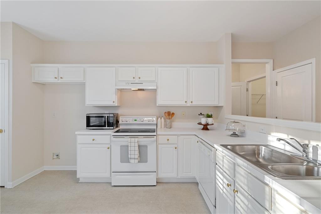 94 Willowick Drive, Lithonia, Georgia image 12