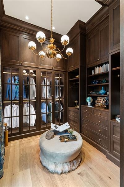 Tuxedo Park - Residential