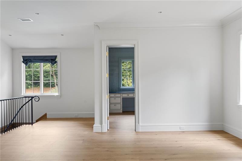 Tuxedo Park - Residential