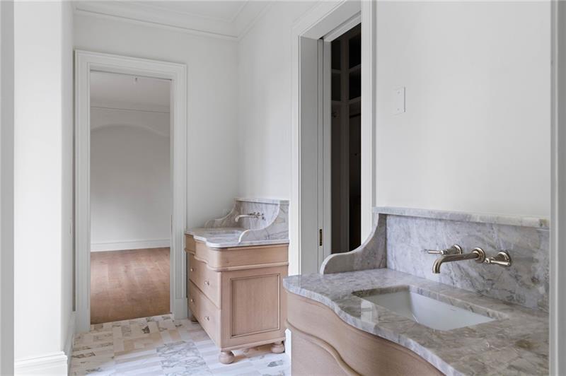 Tuxedo Park - Residential