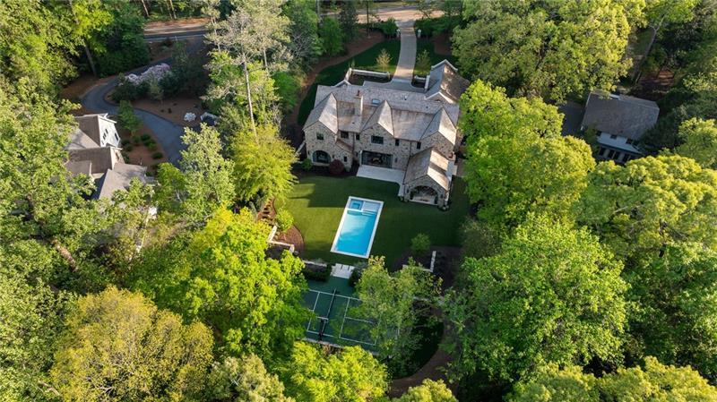 Tuxedo Park - Residential