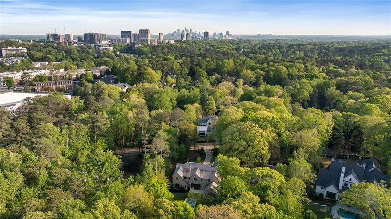 Tuxedo Park - Residential