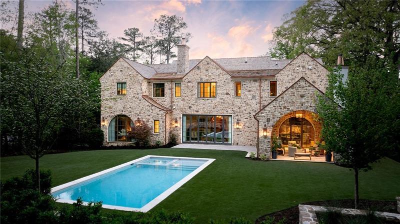 Tuxedo Park - Residential