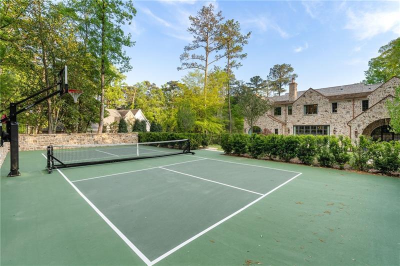 Tuxedo Park - Residential