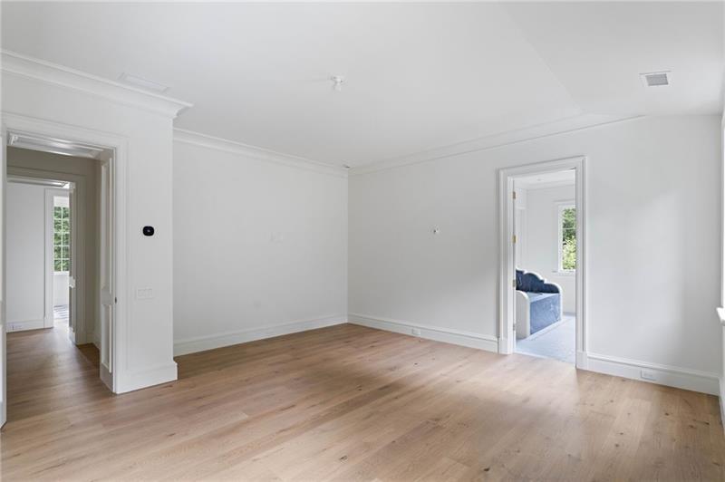 Tuxedo Park - Residential