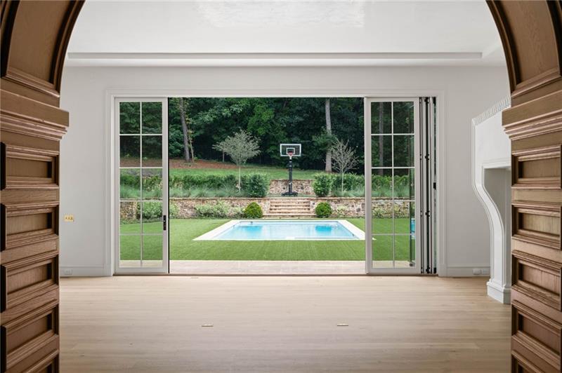 Tuxedo Park - Residential