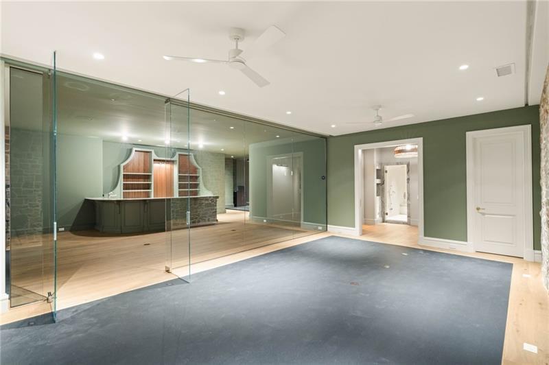 Tuxedo Park - Residential