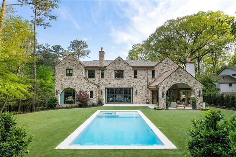 Tuxedo Park - Residential