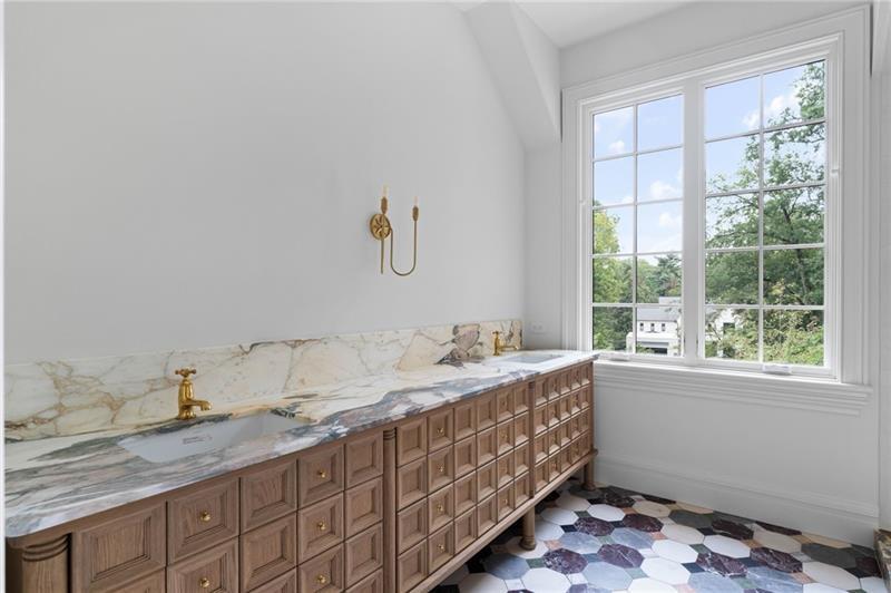 Tuxedo Park - Residential