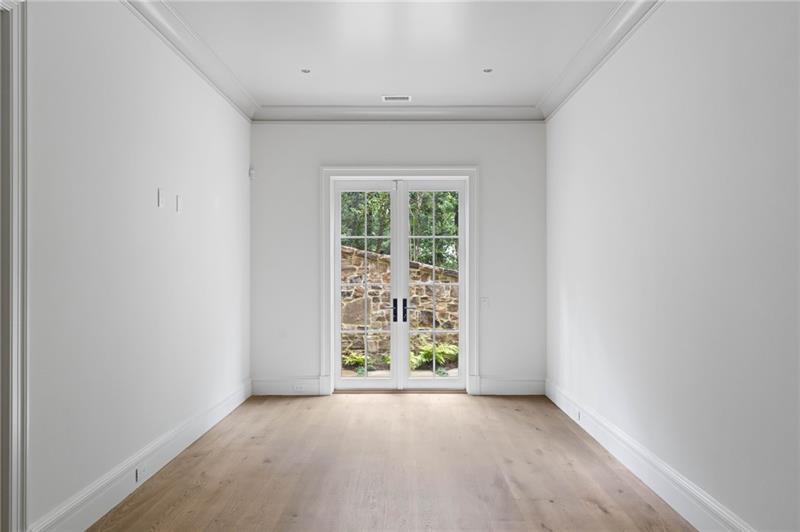 Tuxedo Park - Residential