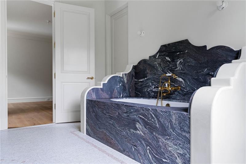 Tuxedo Park - Residential