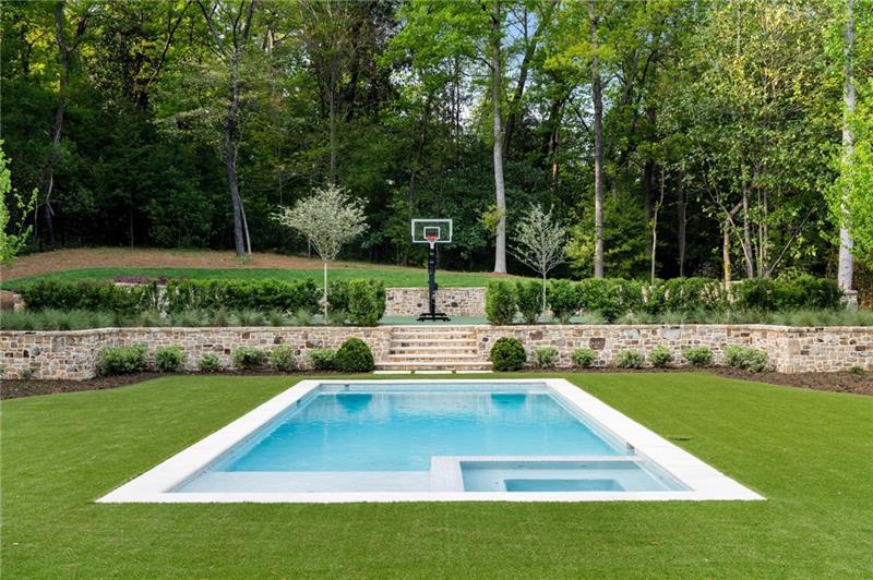 Tuxedo Park - Residential