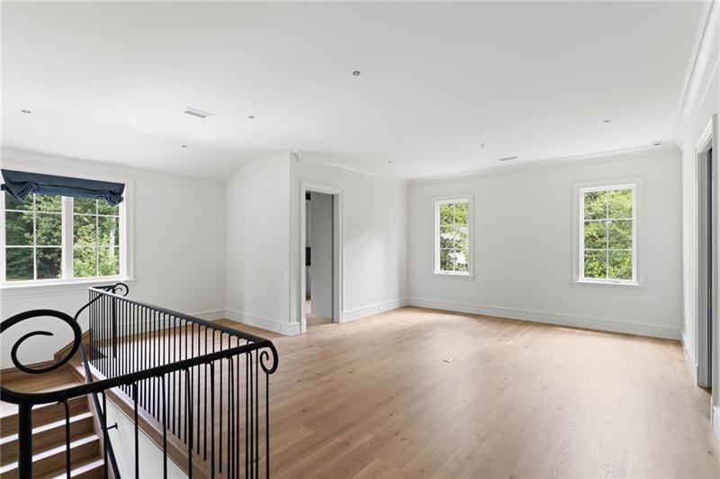 Tuxedo Park - Residential
