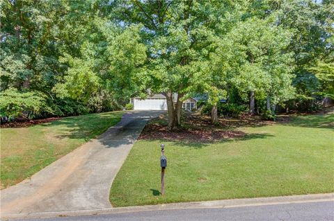 A home in Dacula