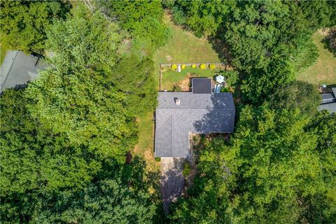 A home in Dacula