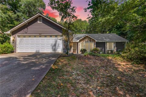 A home in Dacula