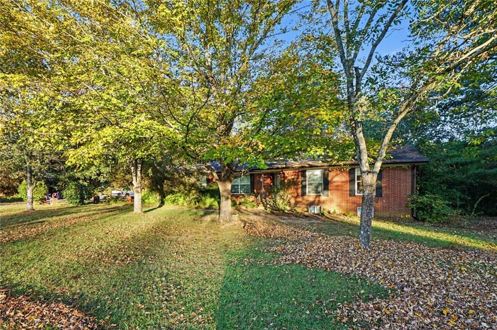 855 CHEROKEE Road