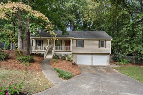 Homes For Sale - 7080 Sumit Creek Drive<br/> Kennesaw, GA 30152