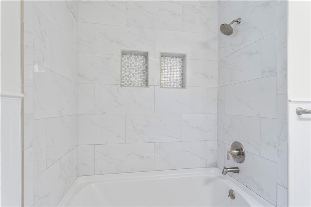 Lake Ivanhoe - Residential