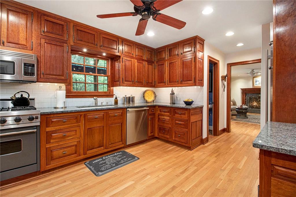 4111 Mcclatchey Circle, Atlanta, Georgia image 18
