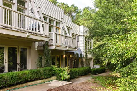 Townhouse For Sale - 9121 Selborne Lane<br/> Chattahoochee Hills, GA 30268