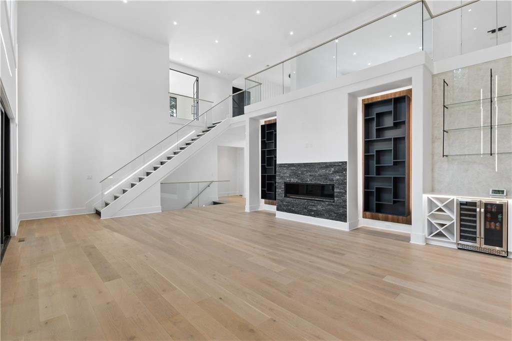1000 Clementstone N.E Drive