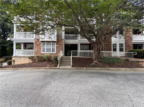 Condo For Sale - 131 Bentley Place<br/> Tucker, GA 30084