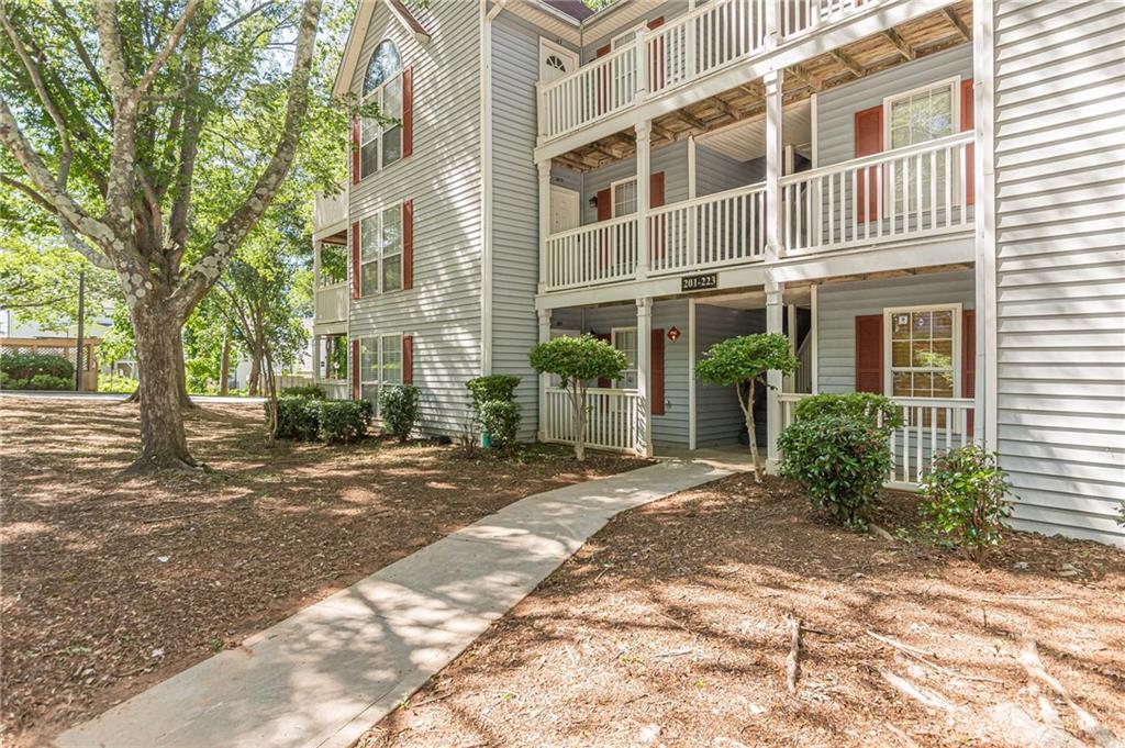 215 Cobblestone Trail