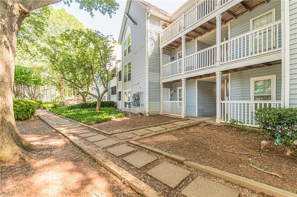 215 Cobblestone Trail