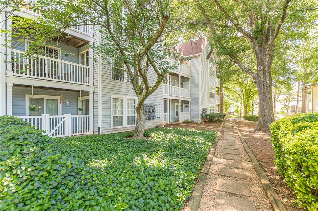 215 Cobblestone Trail