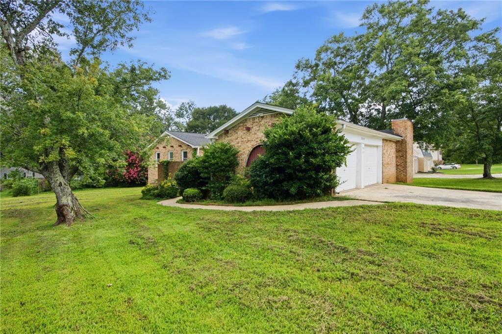 8007 Sonja Drive