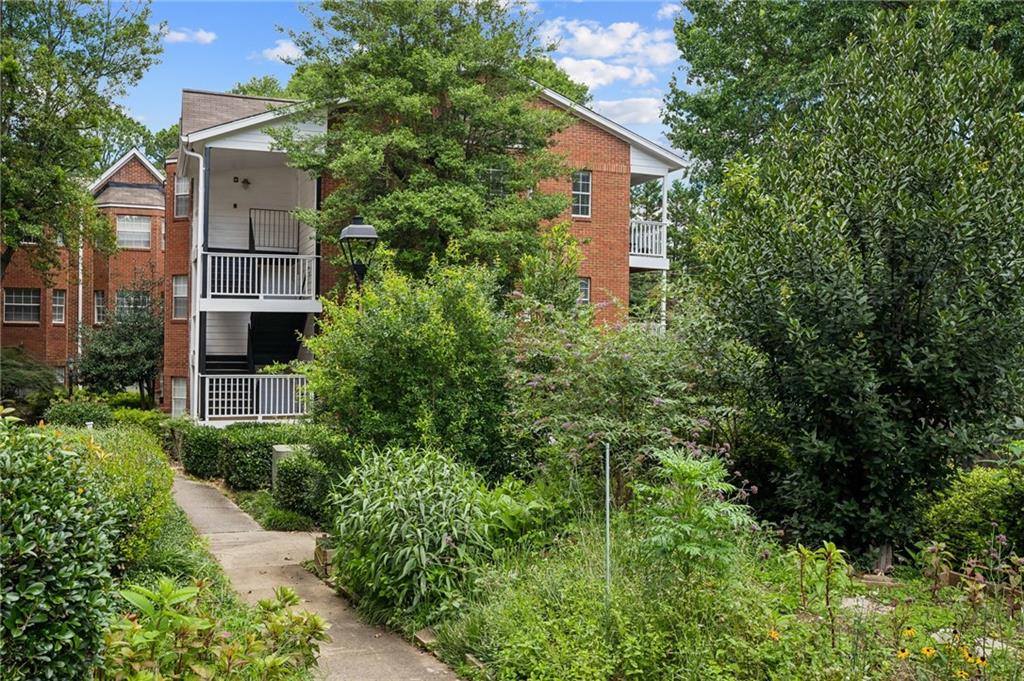 1041 State Street NW 24