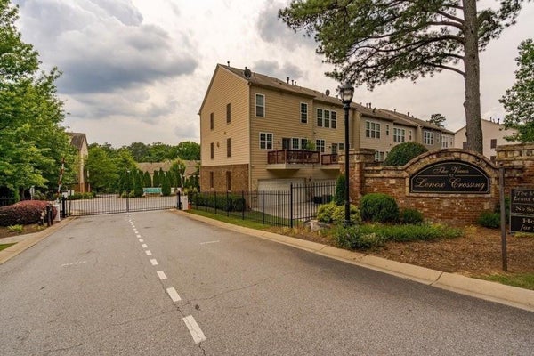 2289 LIMEHURST DR NE, BROOKHAVEN, GA 30319 - Image a6a02bab866fba32a93e4da0cb32cd5f/789221986