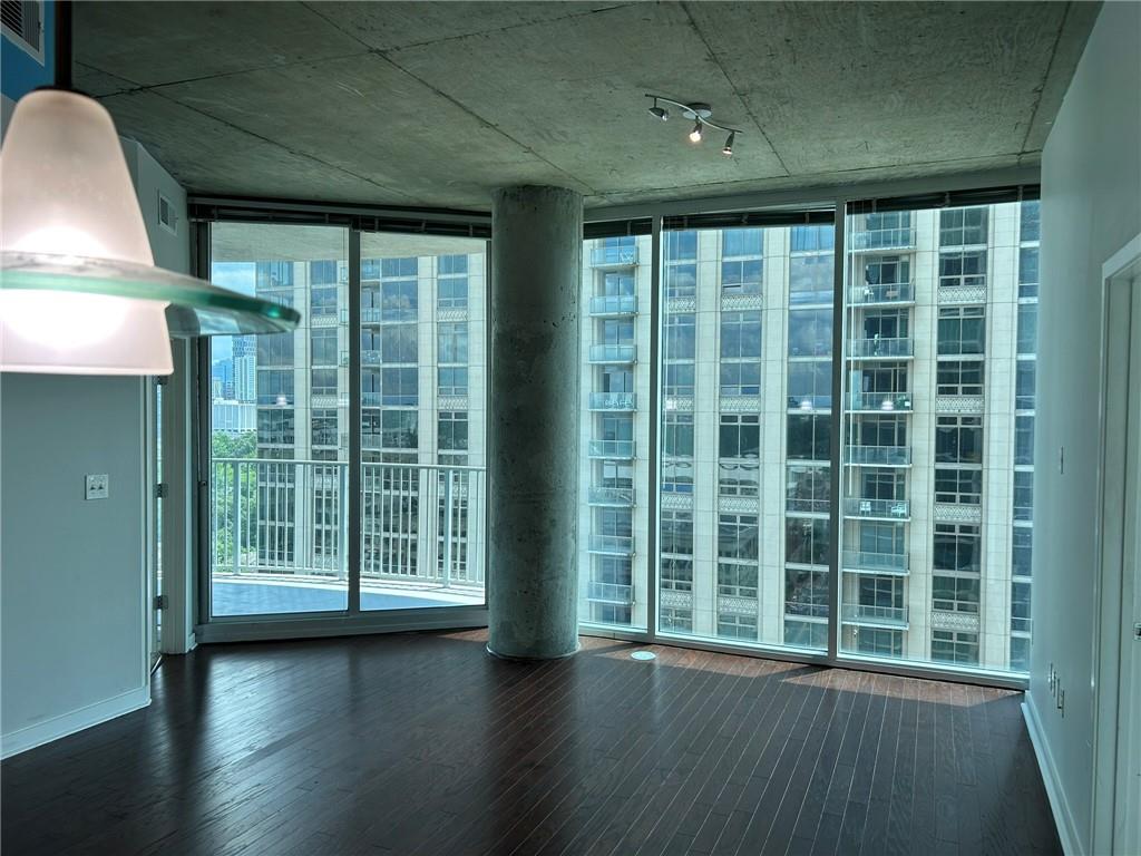 Twelve-Atlantic stateion - Residential Lease