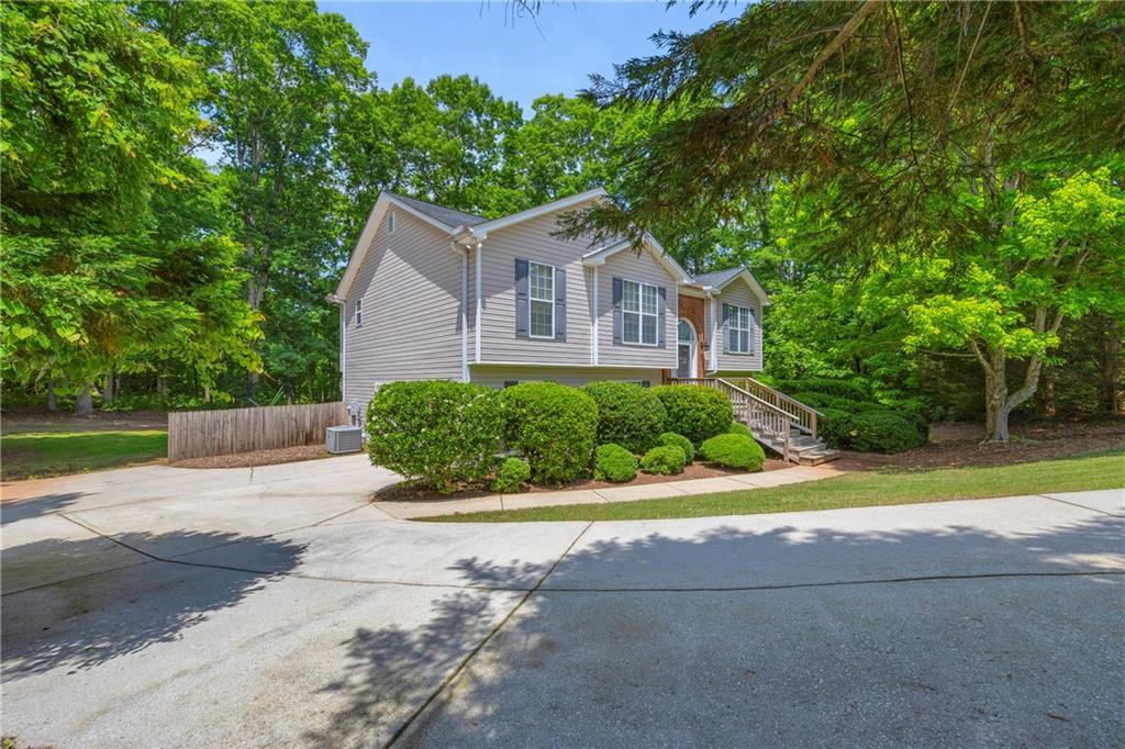 513 Spratlin Drive, Jefferson, Georgia image 2