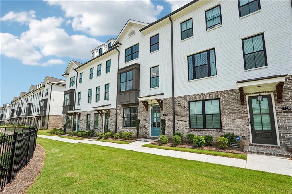 4211 Millcroft Place 215