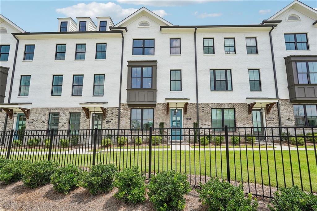 4211 Millcroft Place 215