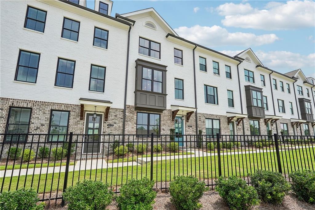 4211 Millcroft Place 215