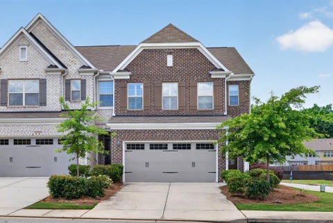 Townhouse For Sale - 1192 Lanier Willow Path<br/> Sugar Hill, GA 30518