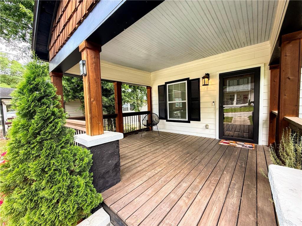 657 S Grand Avenue NW